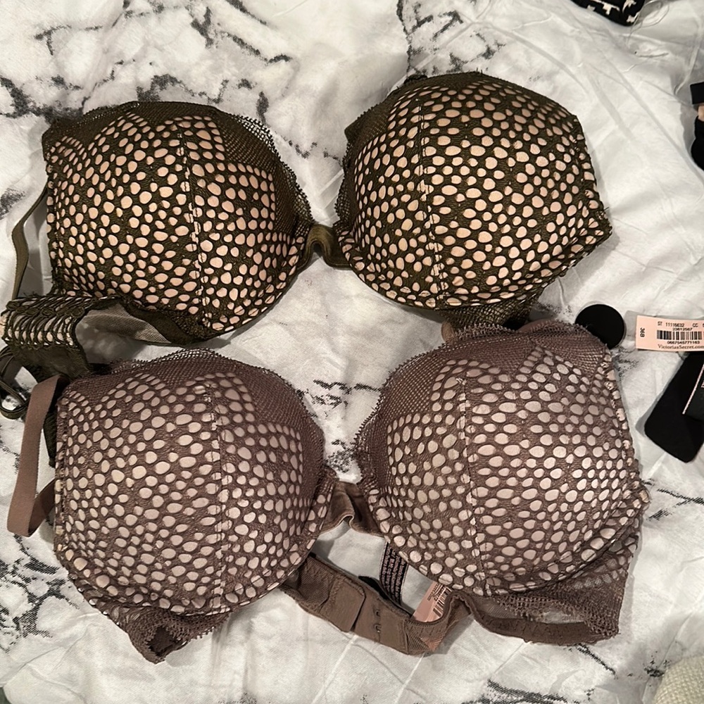 32B brand new army green or olive Victoria’s Secret bombshell plunge bras RARE !